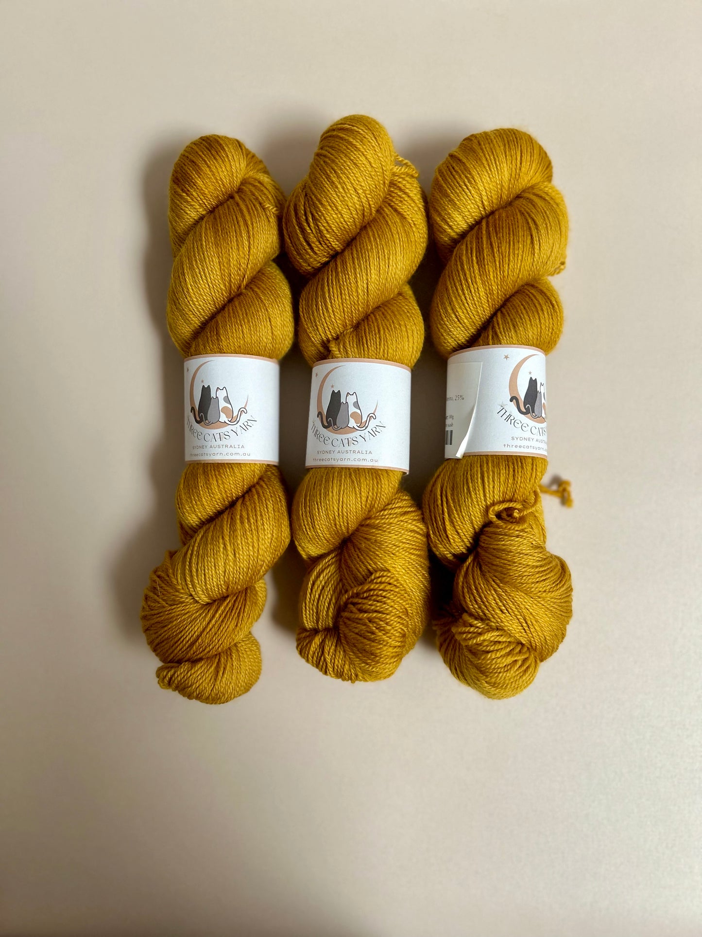 Three Cats Yarn - Saffy Fingering weight
