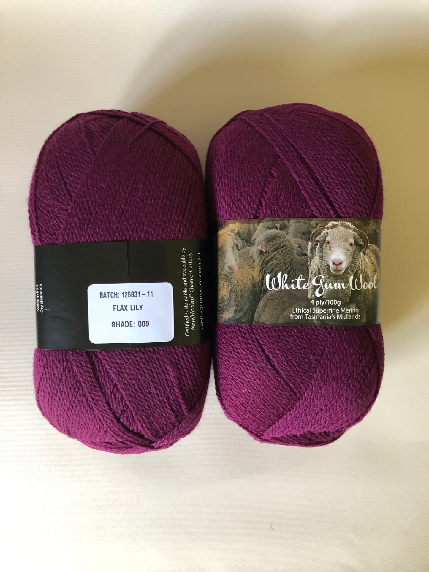 White Gum Wool 4 ply Flax Lily