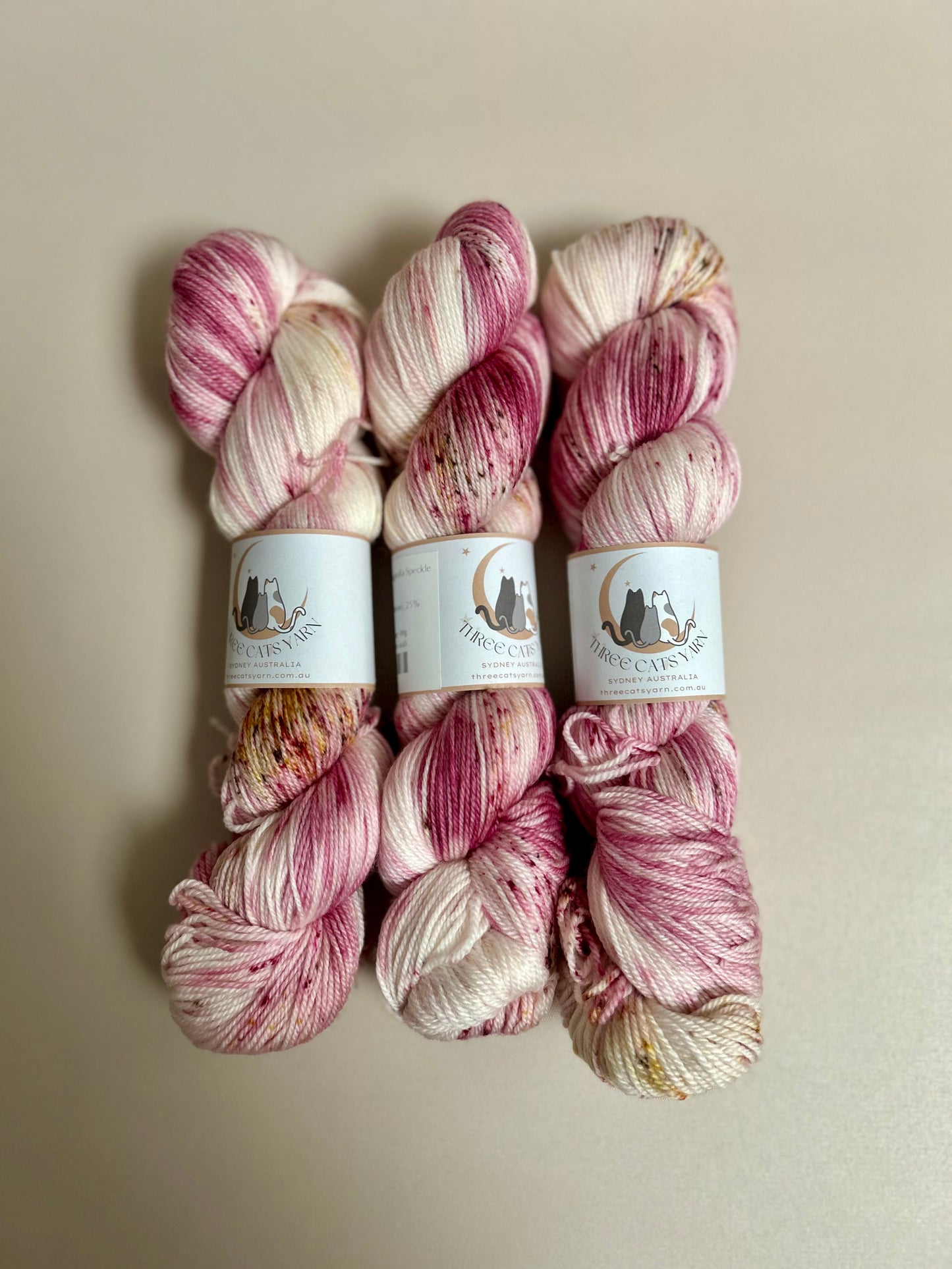 Three Cats Yarn - Mid Magnolia speckle Fingering weight
