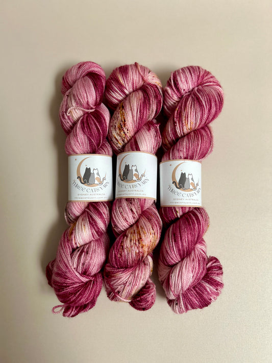 Three Cats Yarn - Magnolia speckle Fingering weight